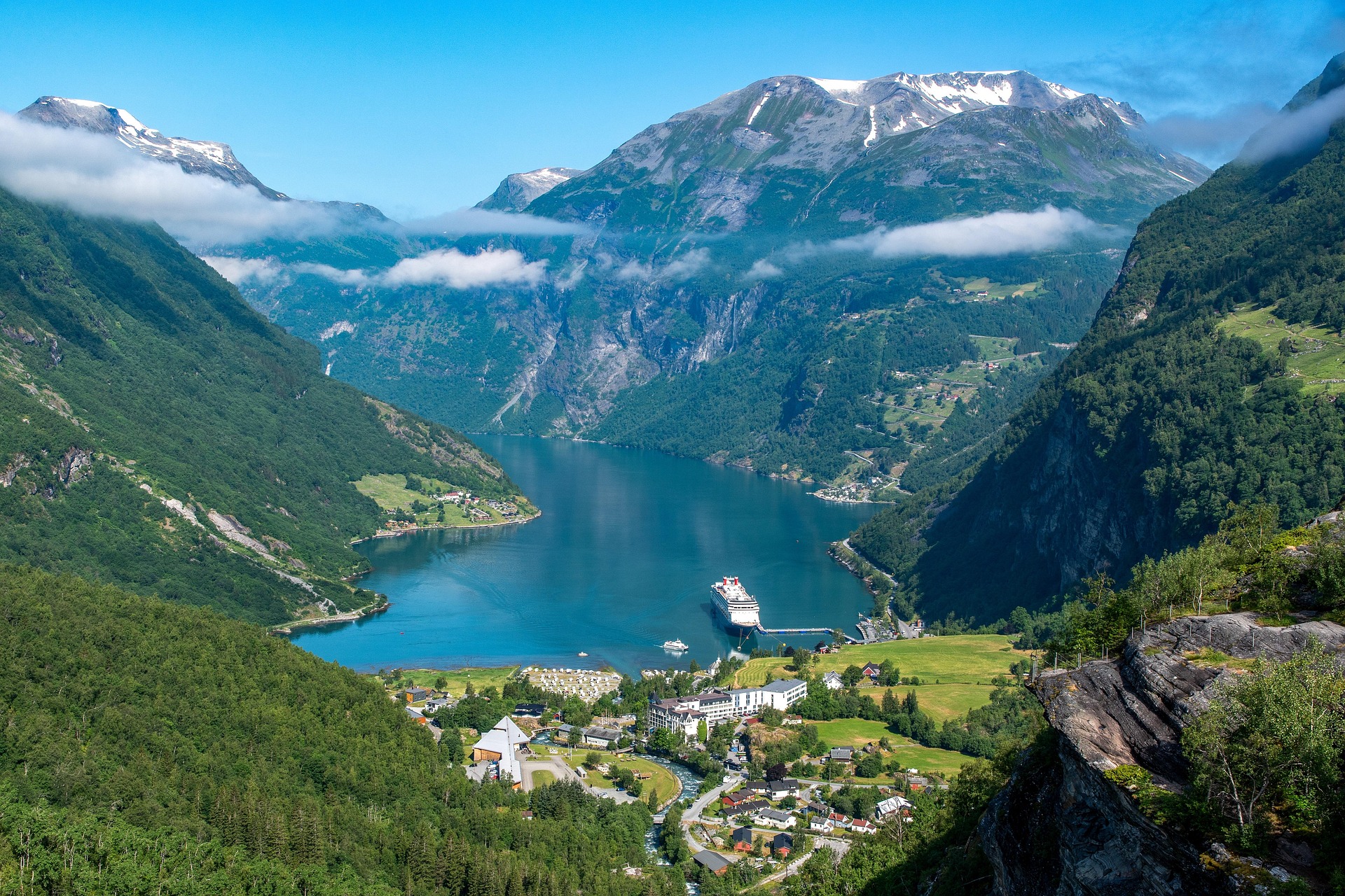 Scenic river cruise destination